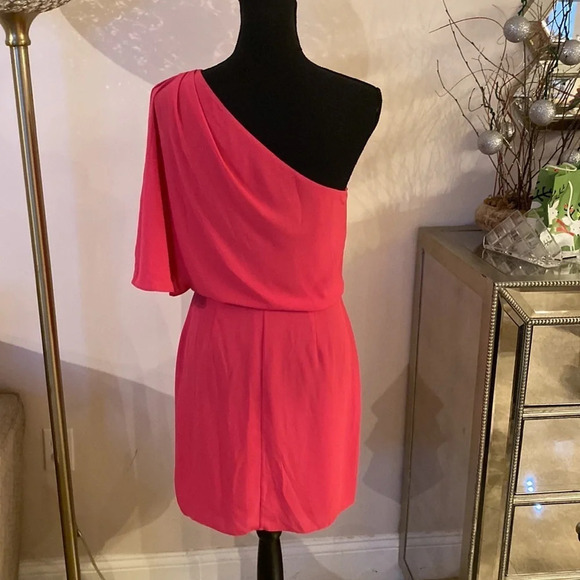 BCBGMAXAZRIA one shoulder dress size 4 NWOT - Picture 4 of 5